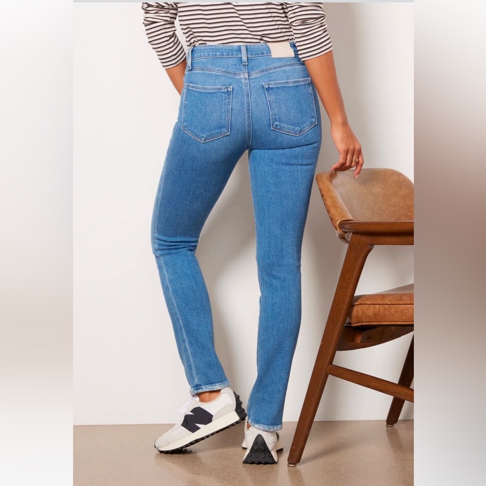NWOT Paige Cindy High Rise Straight Leg Jean in Princess Wash 30” Inseam